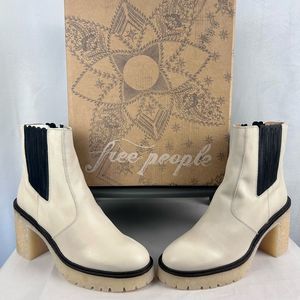 Free People James Chelsea White Leather Lug Sole Chunky Heel Boots Sz 9, NWT